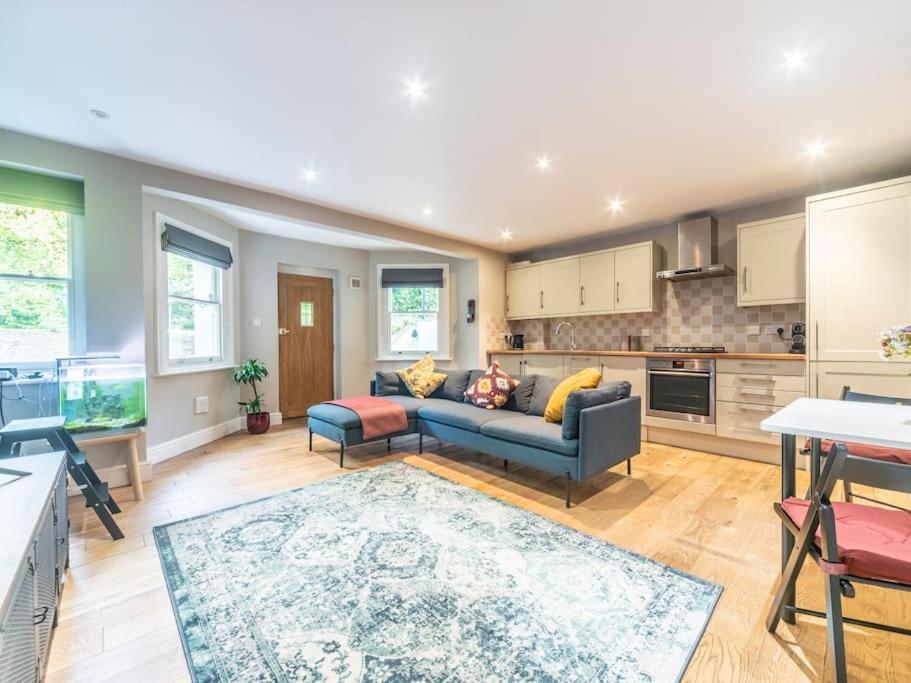 Апартаменты Surbiton Garden Flat Экстерьер фото
